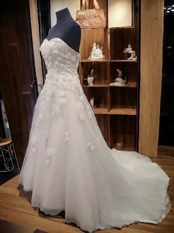 Mary's Size 8 Strapless Wedding Dress With 3D Roses