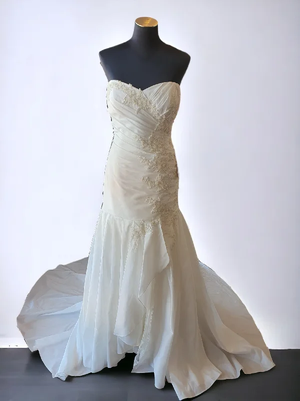 Ivory Strapless Wedding Gown